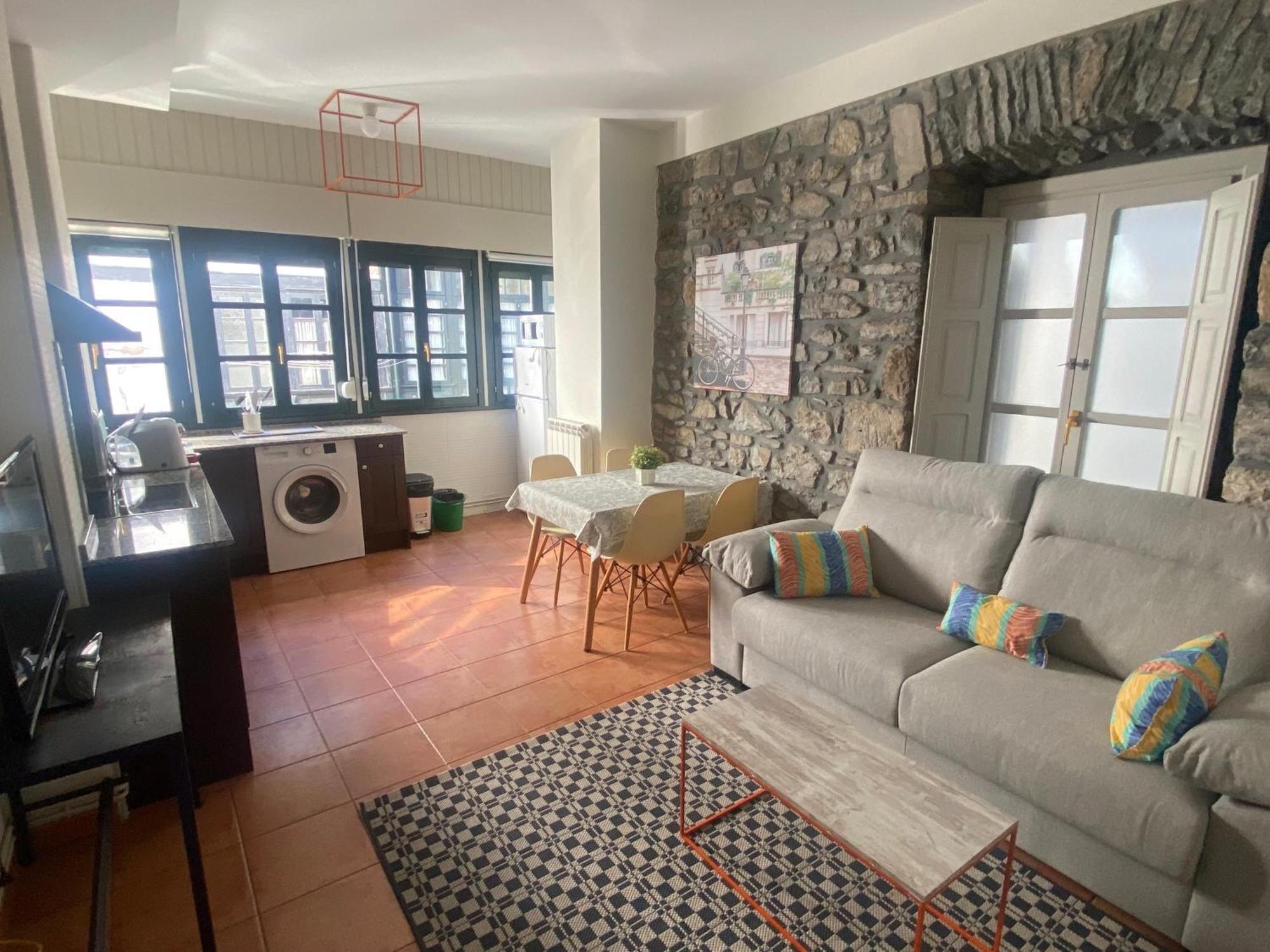 Apartamentos Hevia Villaviciosa  Dış mekan fotoğraf